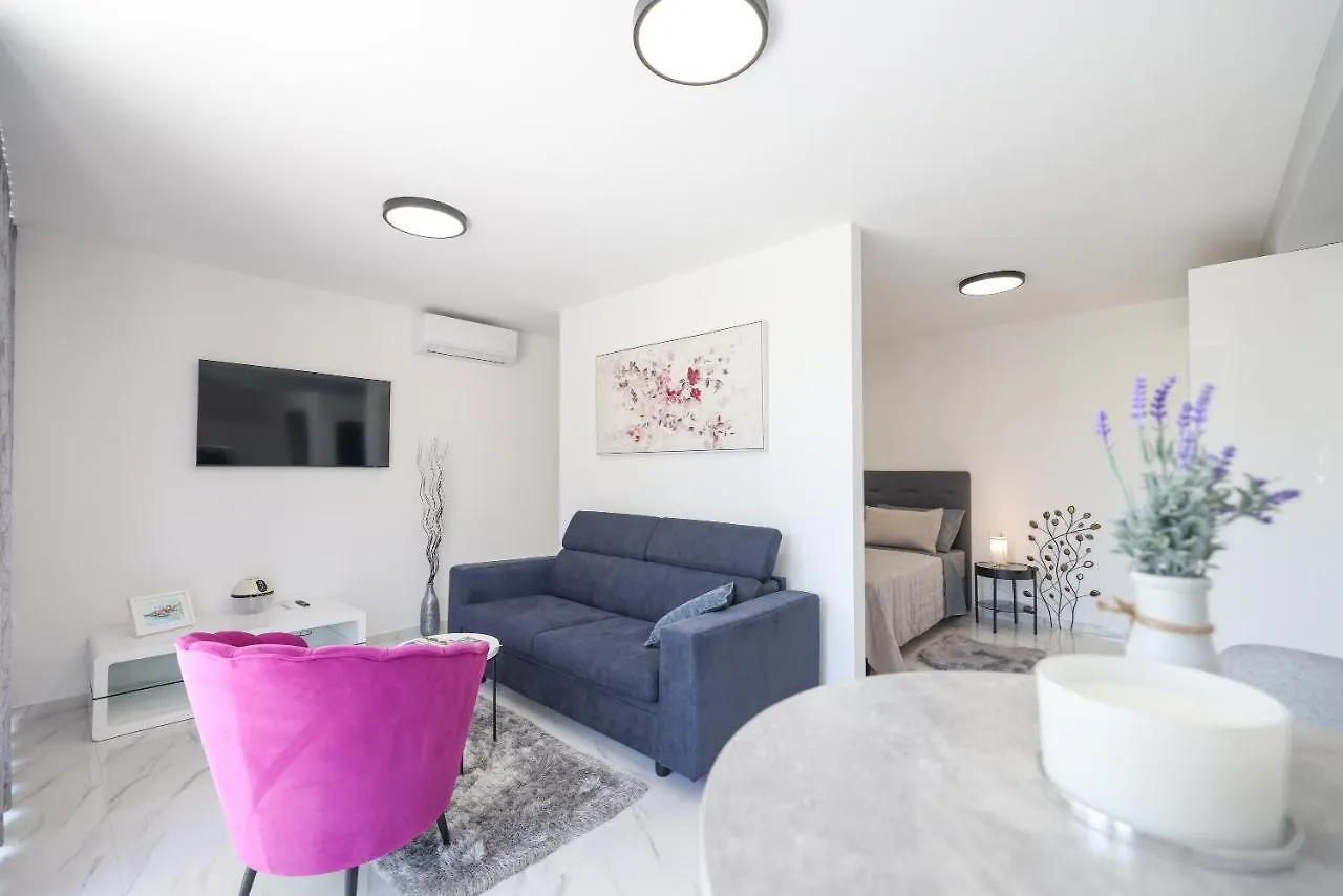 Studio Apartman Natale Zadar 0*,